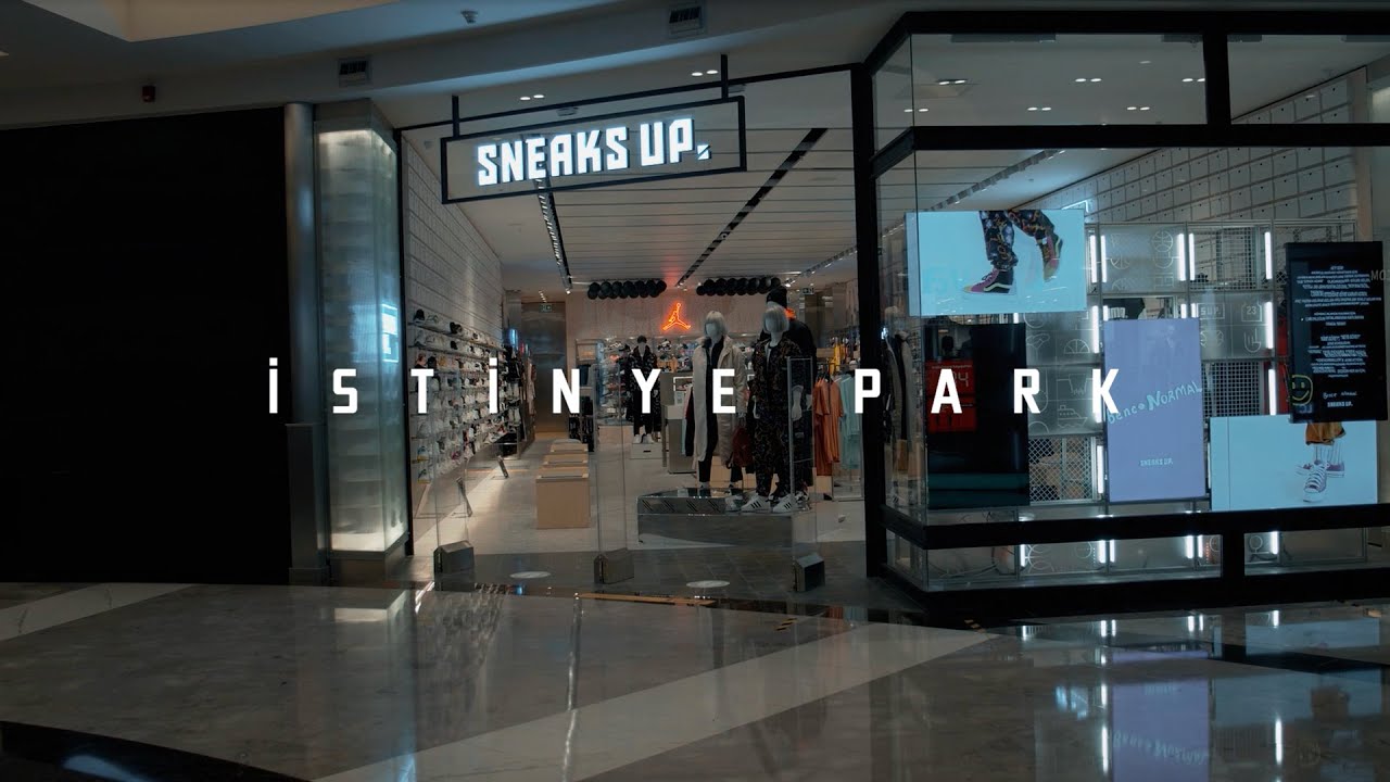 Sneaks up. Istinye Park Nike. Sneaks up Стамбул. Sneaks up в Анталии. Nike в торговом центре Истинье парк.